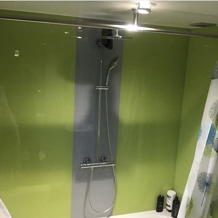 نمونه کار پنل های شیشه ای دیوار پوش لاکوبل 16 دیوارپوش شیشه لاکوبل با طراحی مدرن و اجرای سفارشی