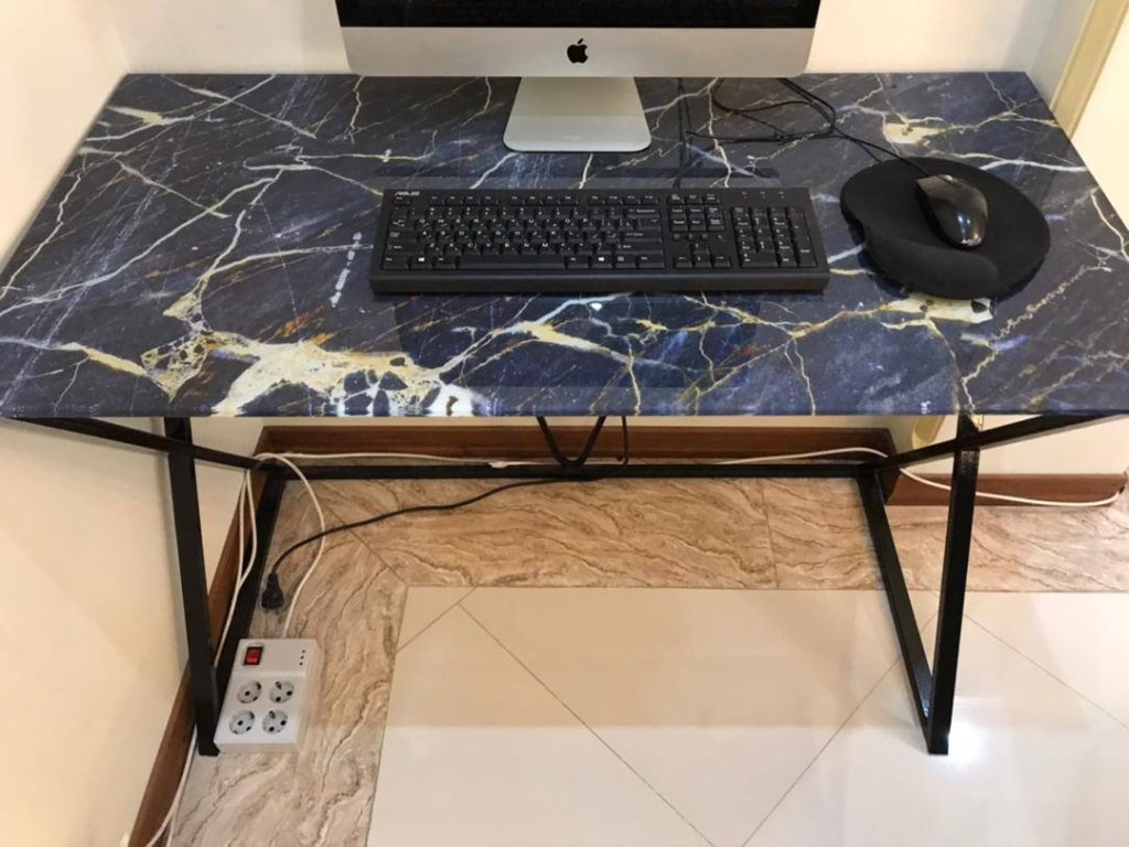 اجرای میز شیشه ای؛ ترکیب طراحی مدرن و کیفیت ساخت 22 نمونه کار میز شیشهای برای فضای اداری و تجاری