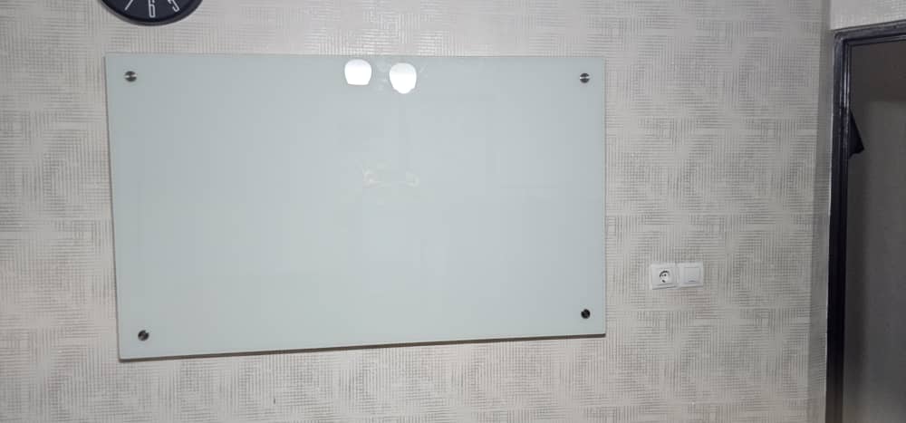 قیمت وایت برد شیشه ای در بازار ایران چقدره؟ راهنمای کامل سال 1405 5 همهچیز درباره تخته وایت برد شیشه ای