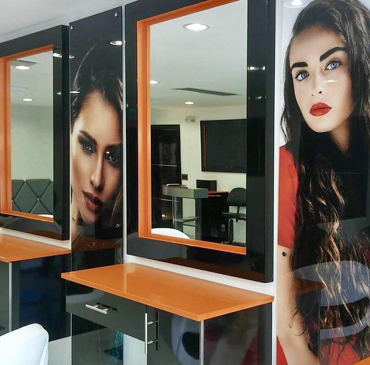تابلو عکس شیشه‌ ای با اجرای تصویر روی شیشه برای دکوراسیون داخلی